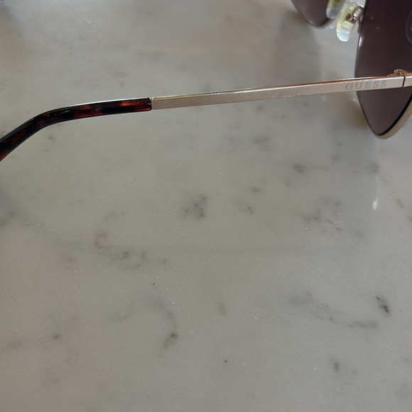Guess Gold Trim Sunglasses - Picture 8 of 8